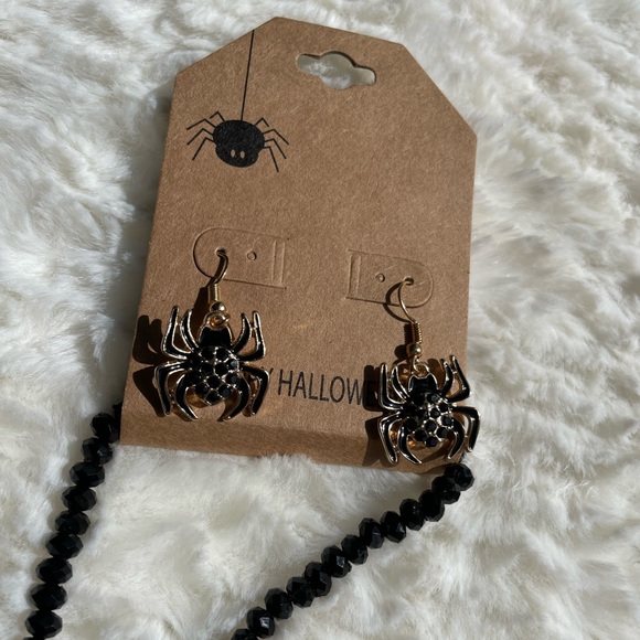 Halloween Spider Web Necklace and Earring Set 🖤 - Picture 4 of 7